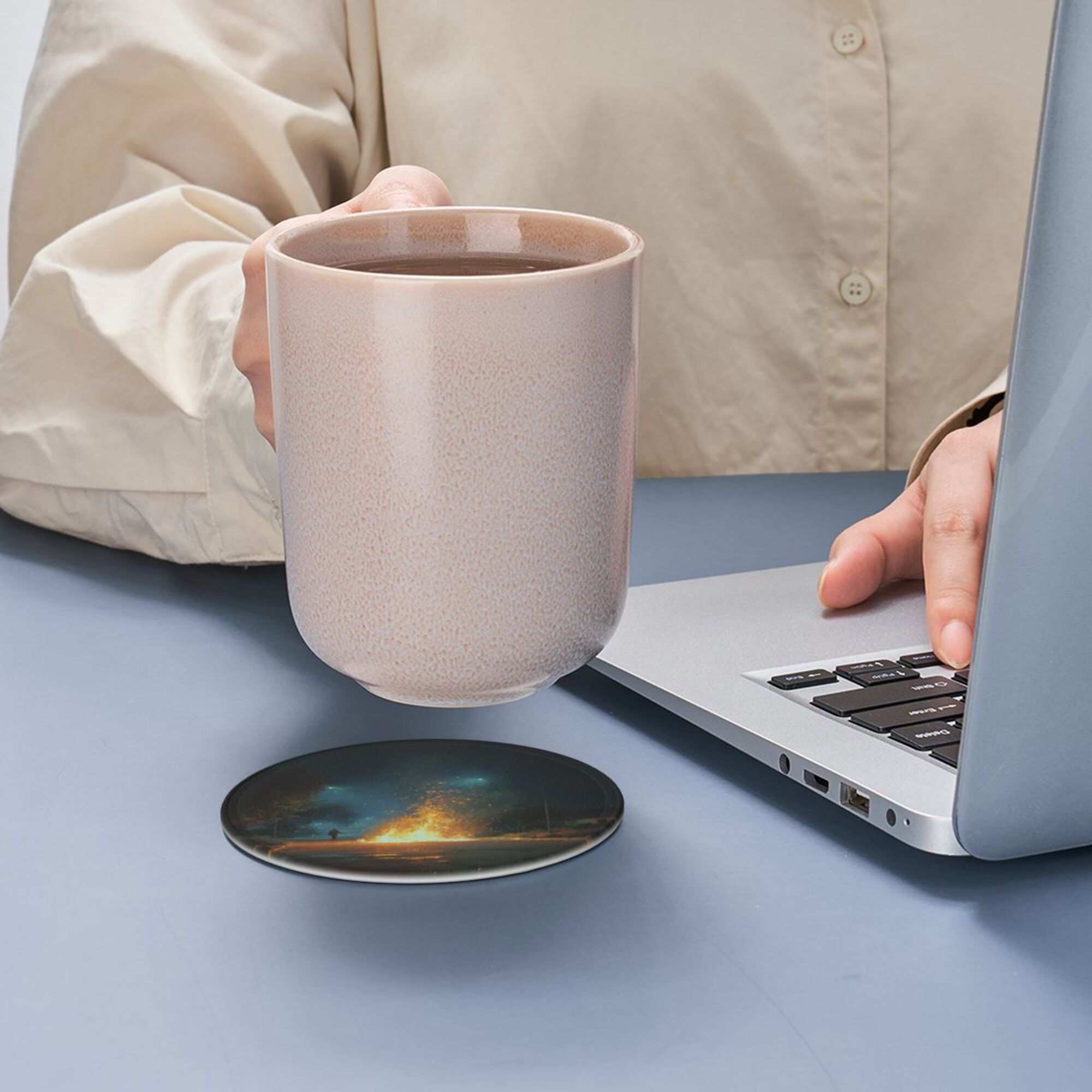 6 - Pack Round Leather Coasters: Artistic Patterns, Exquisite Storage, Protecting the Desktop