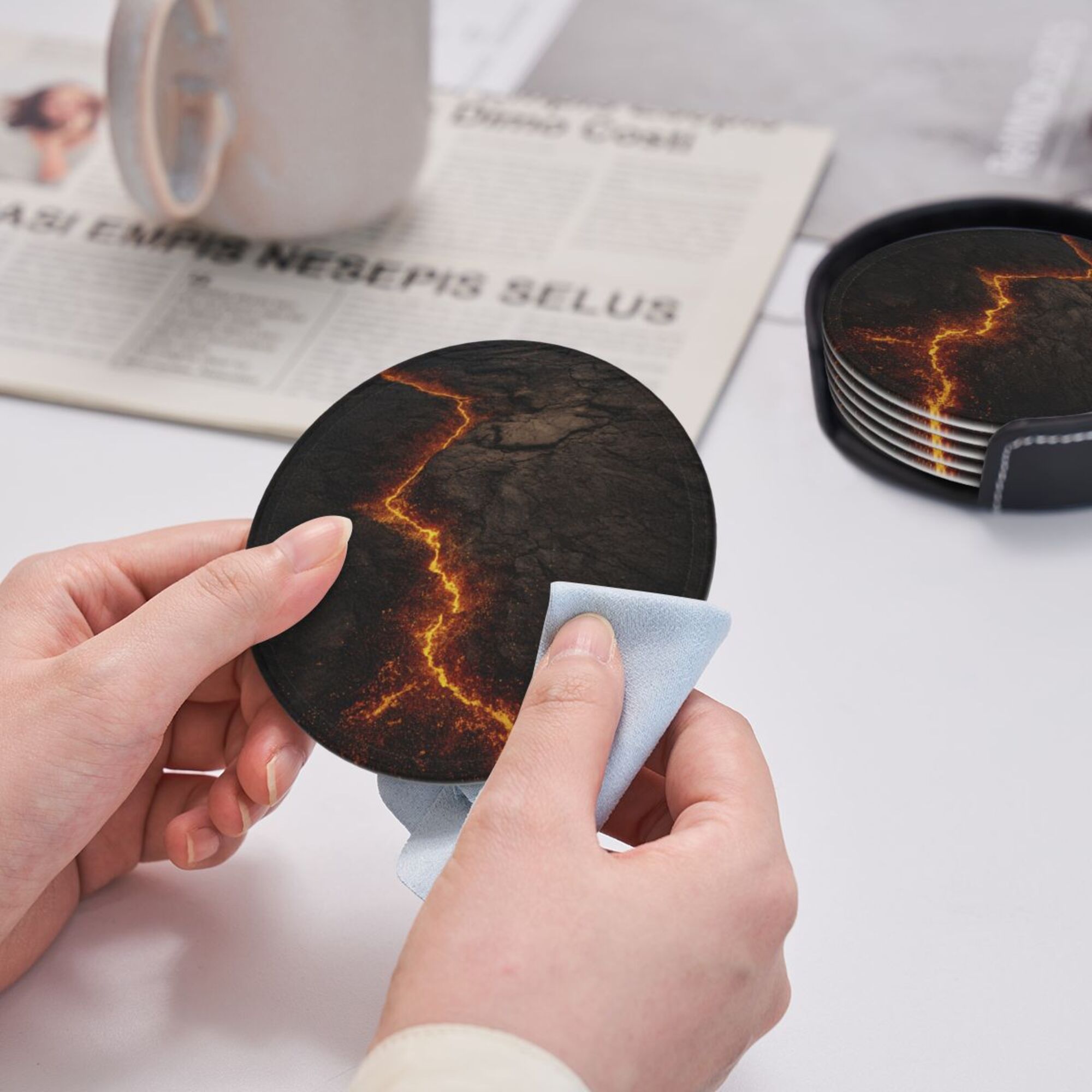 6 - Pack Round Leather Coasters: Lava Crack Pattern, Exquisite Storage, Protecting the Desktop