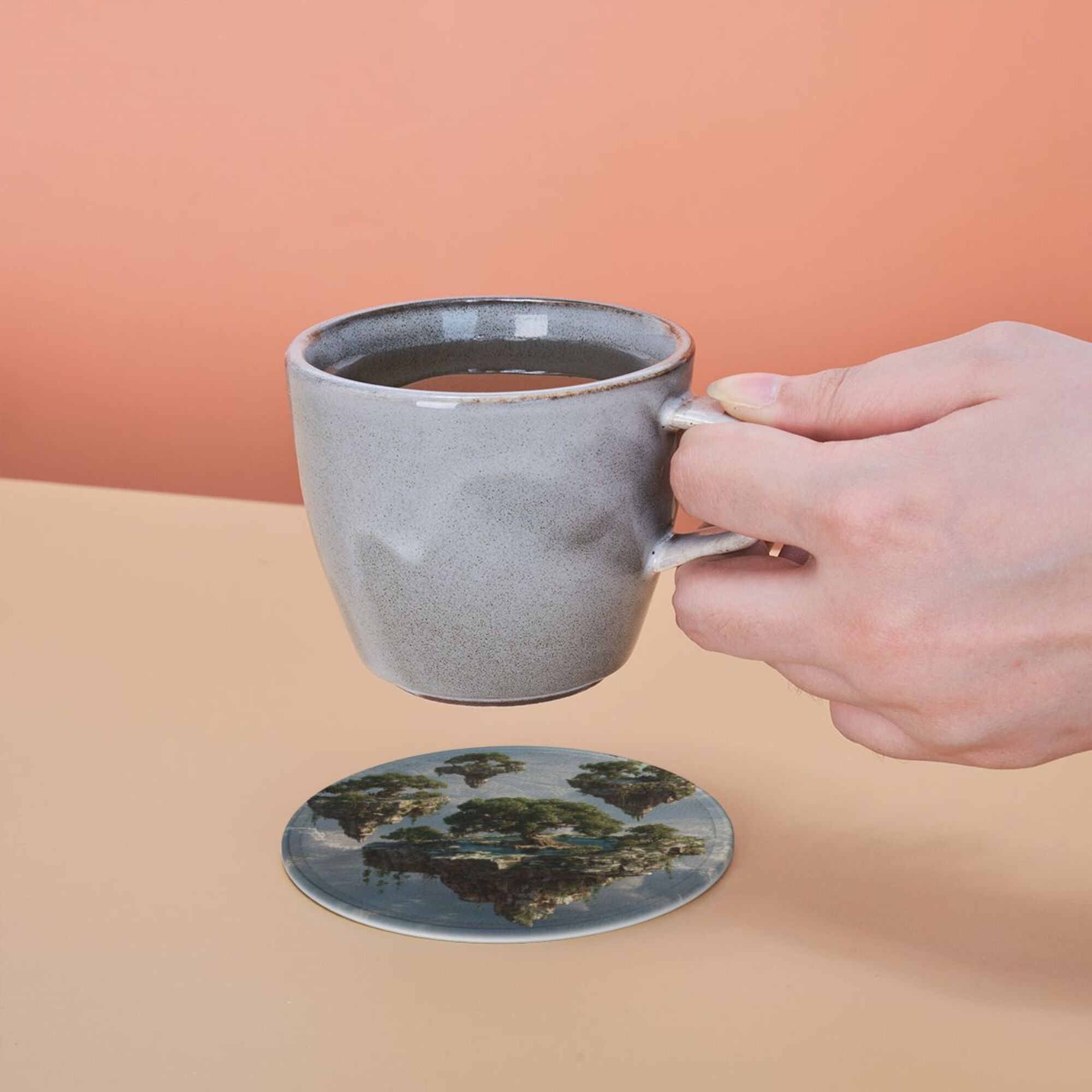 6 - Pack Round Leather Coasters: Floating Island Pattern, Exquisite Storage, Protecting the Desktop