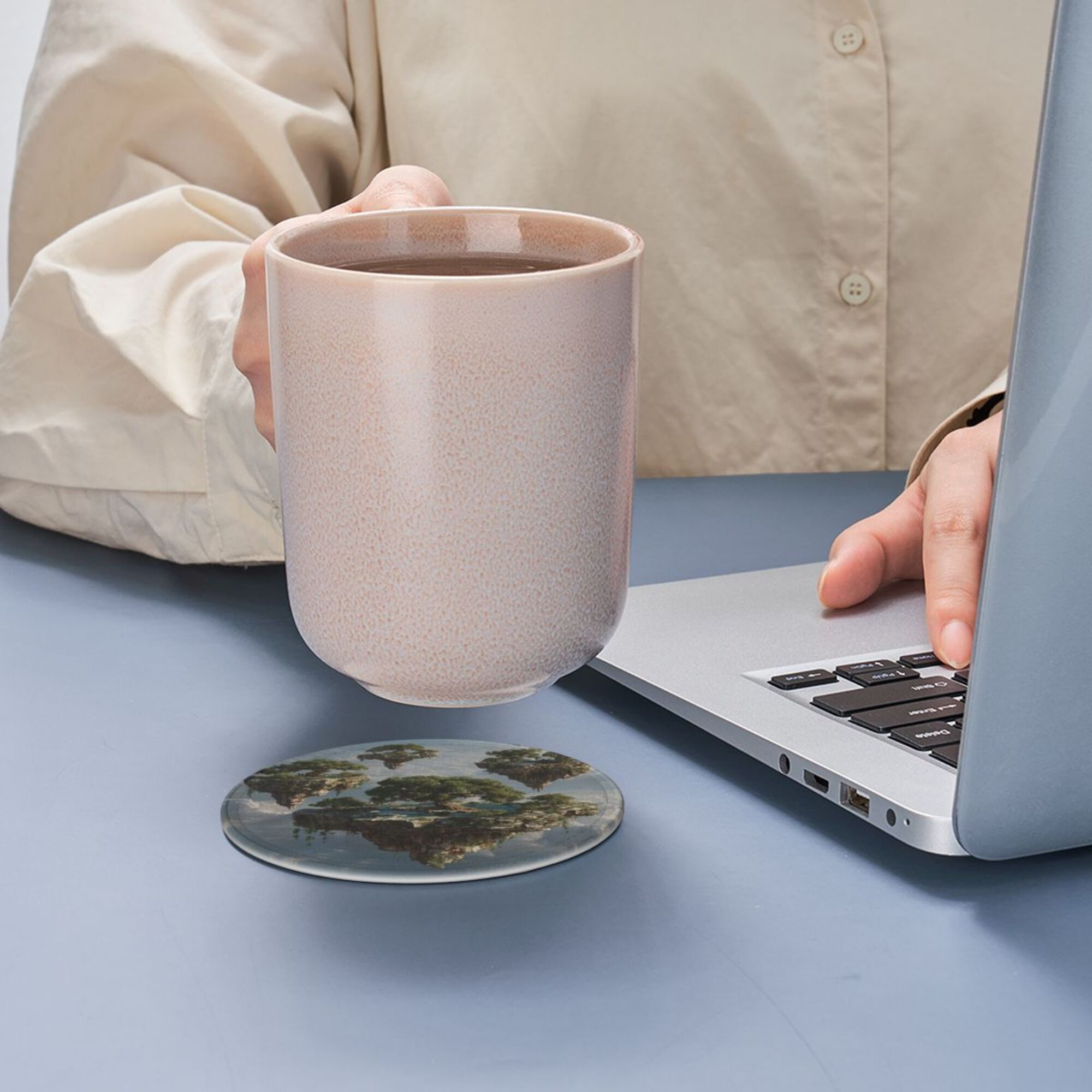 6 - Pack Round Leather Coasters: Floating Island Pattern, Exquisite Storage, Protecting the Desktop